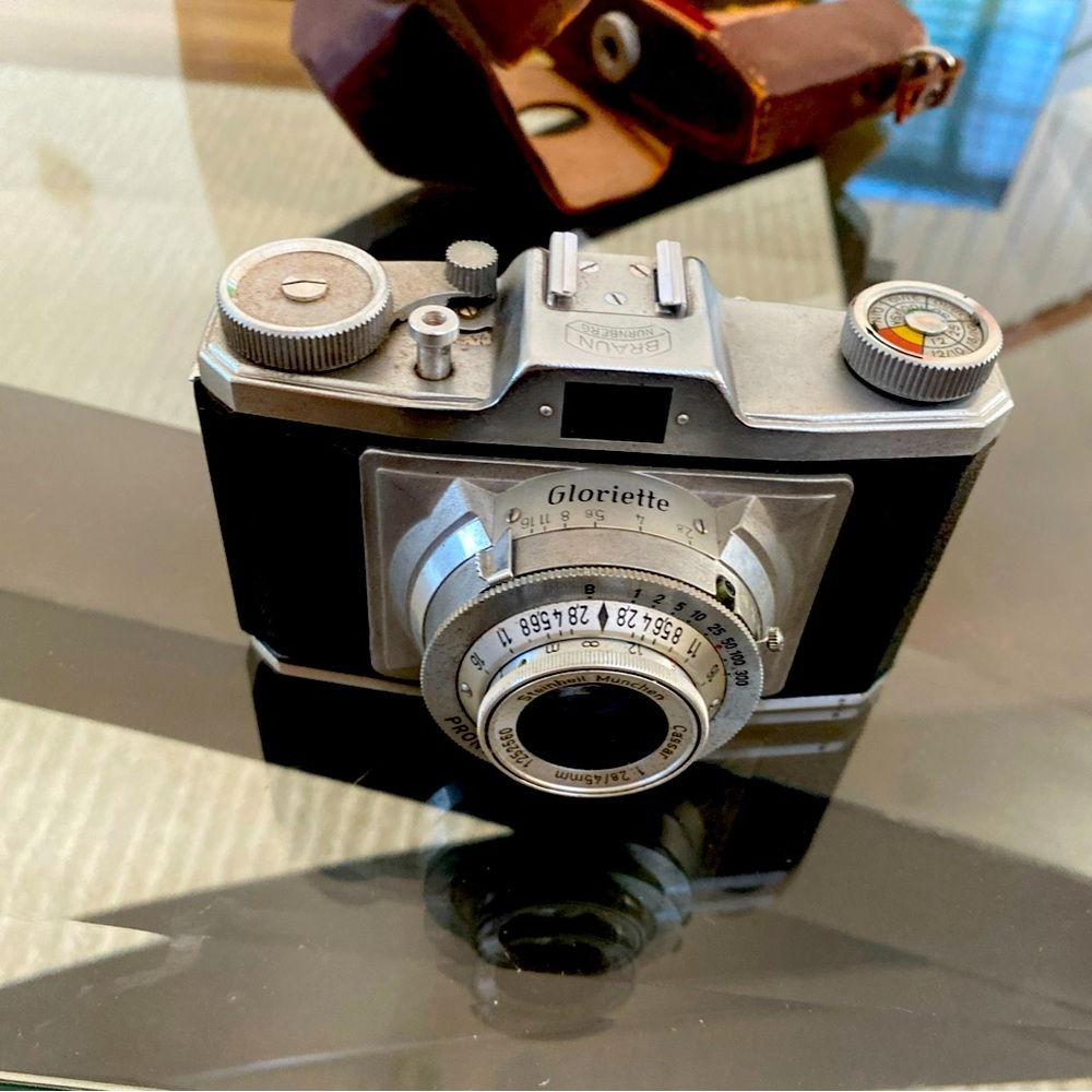 Vintage Braun Gloriette vintage analog camera Untested